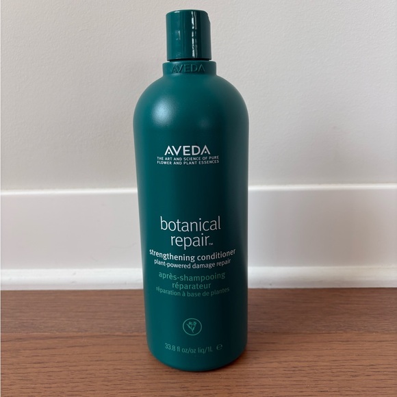 Aveda Botanical repair Strengthening Conditioner Liter NEW - Picture 1 of 1